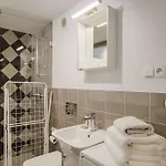 Wilson Park Loft With Mezzanine By Bookinghost Apartment Posen
